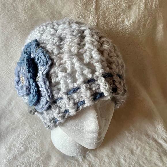 Cloche hat - Picture 5 of 6